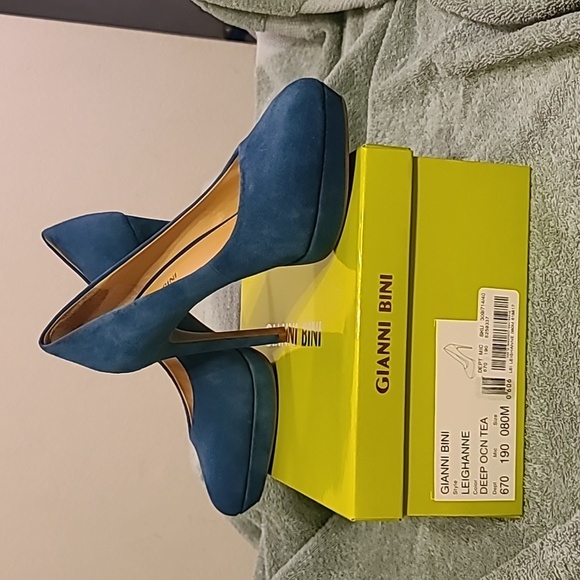 Gianni Bini Shoes - Gianni Bini Leighanne deep ocean teal size 8 heels